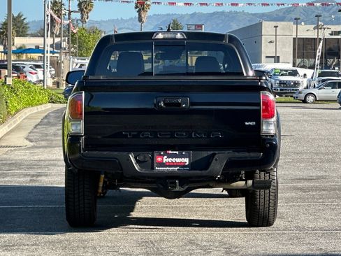 Used 2020 Toyota Tacoma TRD Off-Road w/ TRD Premium Off Road Package image 5