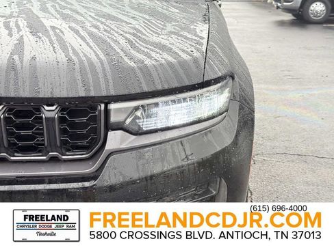 New 2026 Jeep Grand Cherokee Altitude image 9