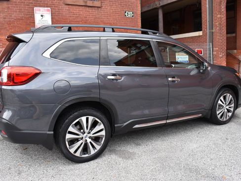 Used 2019 Subaru Ascent Touring AWD/4WD image 2