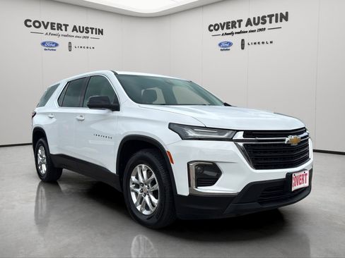 Used 2022 Chevrolet Traverse LS w/ LPO, Cargo Package FWD image 7