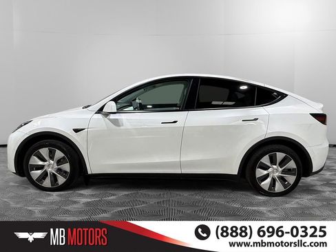 Used 2021 Tesla Model Y Long Range image 10