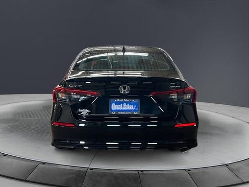 Used 2023 Honda Civic Sport image 4