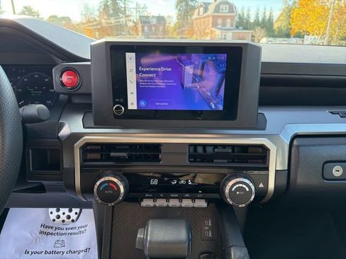 Used 2024 Toyota Tacoma TRD Sport image 17