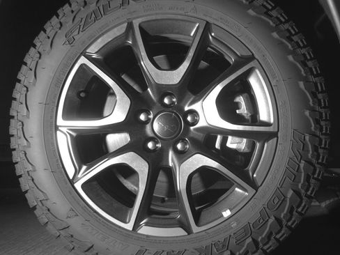 Used 2025 Jeep Compass Trailhawk AWD/4WD image 13