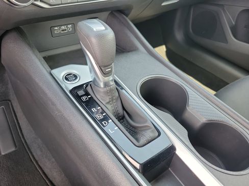 Used 2025 Nissan Altima 2.5 SV image 11