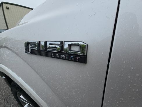 Used 2019 Ford F150 Lariat w/ Equipment Group 502A Luxury AWD/4WD image 14