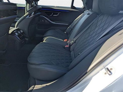New 2025 Mercedes-Benz S 580 4MATIC Sedan image 13