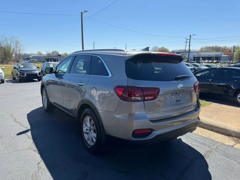 Used 2019 Kia Sorento AWD w/ LX Convenience Package image 5