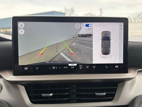 Used 2025 Ford Explorer Active w/ Active Comfort Package image 37