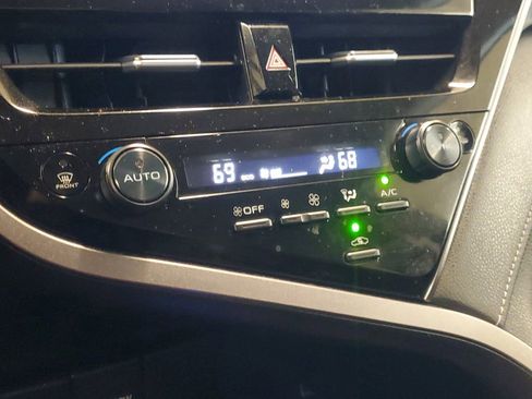 Used 2024 Toyota Camry SE image 27