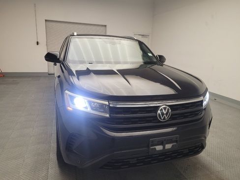 Used 2021 Volkswagen Atlas Cross Sport SE w/ Panoramic Sunroof Package FWD image 14