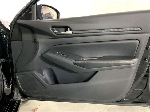 Used 2024 Nissan Altima 2.5 SV image 25