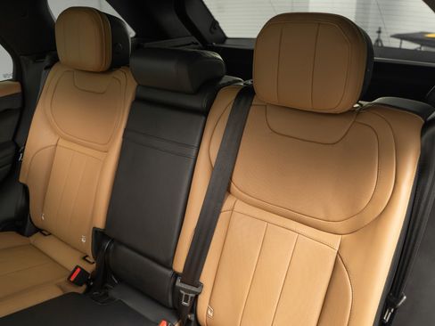 Used 2023 Land Rover Range Rover Sport SE Dynamic image 16