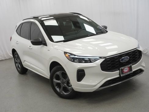 Used 2024 Ford Escape ST-Line w/ Tech Pack #1 AWD/4WD image 9