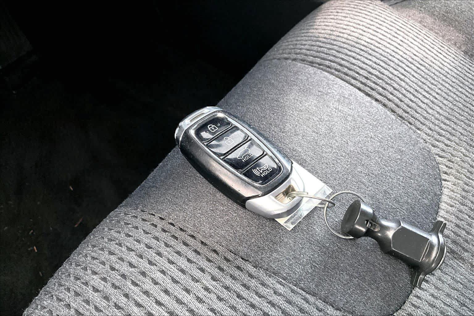Used 2020 Hyundai Santa Fe SEL w/ Convenience Package FWD image 27