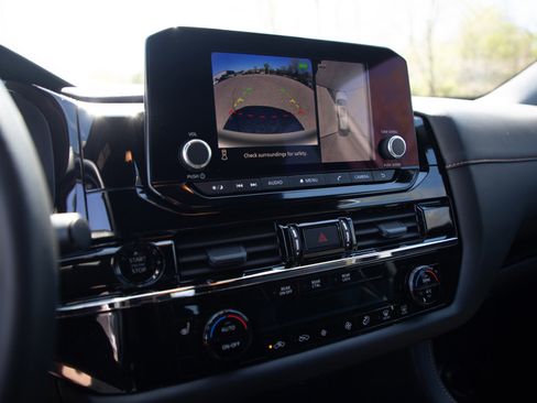 Used 2025 Nissan Pathfinder Rock Creek AWD/4WD image 22