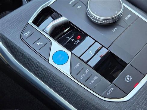 Certified 2025 BMW i4 eDrive40 RWD image 18