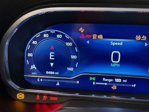 Used 2023 Chevrolet Suburban LT w/ Luxury Package image 13