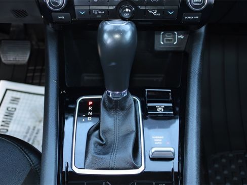 Used 2023 Jeep Compass Limited image 22