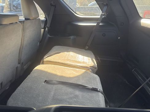 Used 2014 Ford Explorer XLT w/ Equipment Group 202A image 11