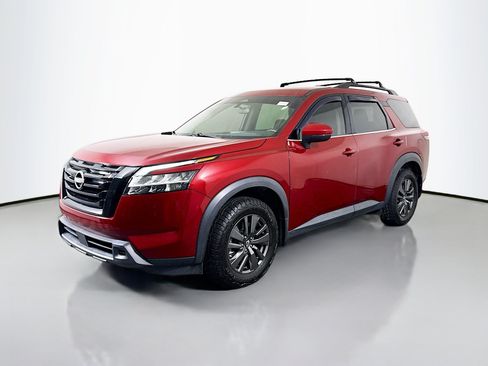 Used 2022 Nissan Pathfinder SV w/ SV Black Package FWD image 4