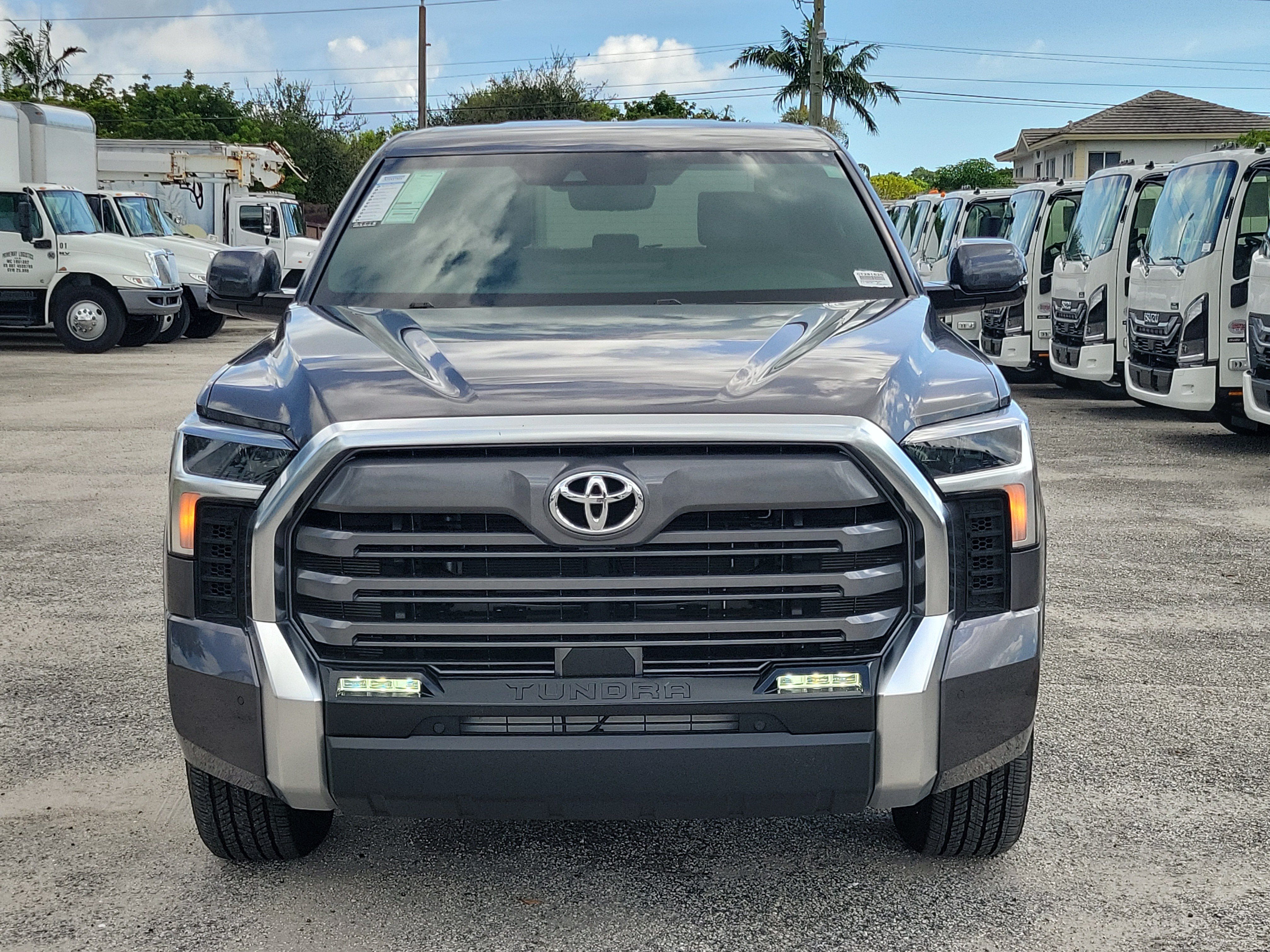 Used 2025 Toyota Tundra Limited AWD/4WD image 8