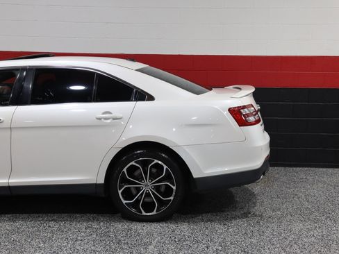 Used 2013 Ford Taurus SHO image 22