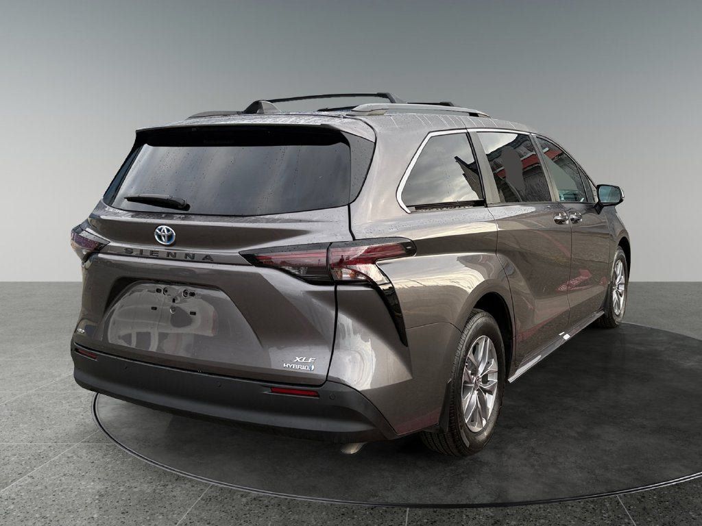 Used 2024 Toyota Sienna XLE w/ XLE Plus Package AWD/4WD image 9