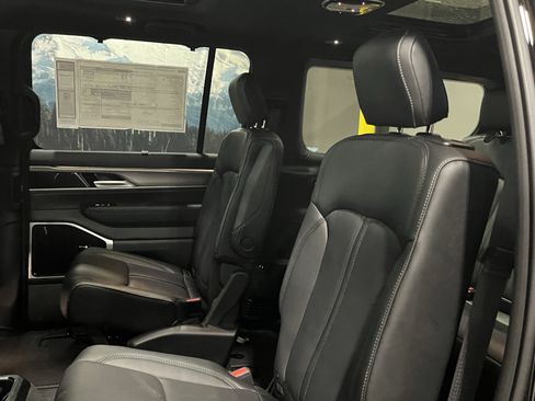 New 2026 Jeep Grand Wagoneer Limited AWD/4WD image 14