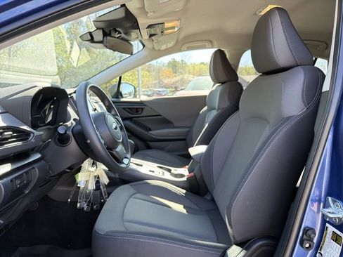 Used 2025 Subaru Crosstrek 2.0i image 11