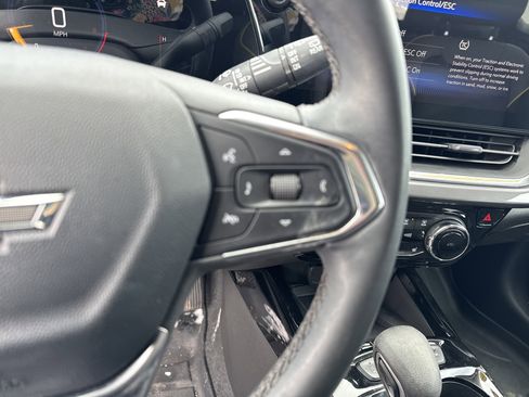 Used 2024 Chevrolet Trax ACTIV w/ Sunroof Package image 18