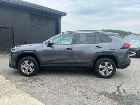 Used 2025 Toyota RAV4 XLE AWD/4WD image 10