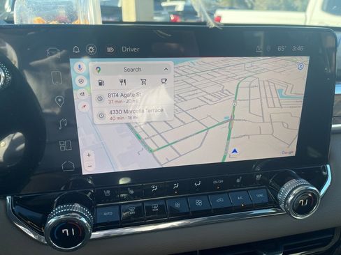 Used 2024 GMC Canyon Denali image 15