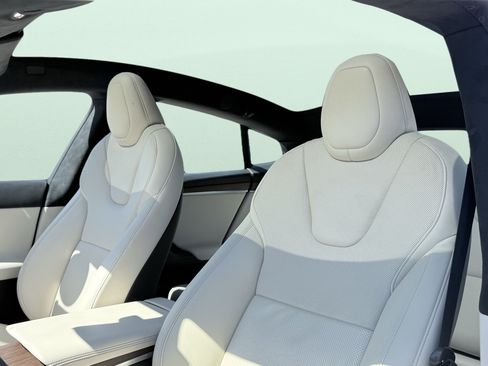 Used 2023 Tesla Model S AWD/4WD image 21