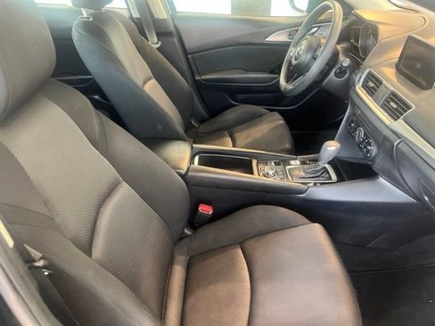 Used 2018 MAZDA MAZDA3 Sport FWD image 26