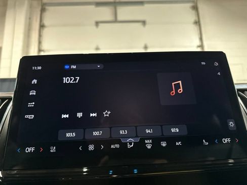 Used 2025 Ford Expedition Platinum w/ Stealth Performance Package AWD/4WD image 31