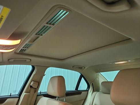 Used 2014 Mercedes-Benz E 350 4MATIC Sedan image 20