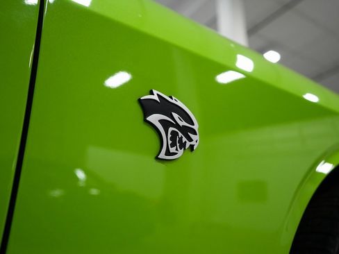 Used 2015 Dodge Challenger SRT Hellcat image 9