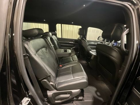 Used 2022 Jeep Wagoneer Series II AWD/4WD image 16