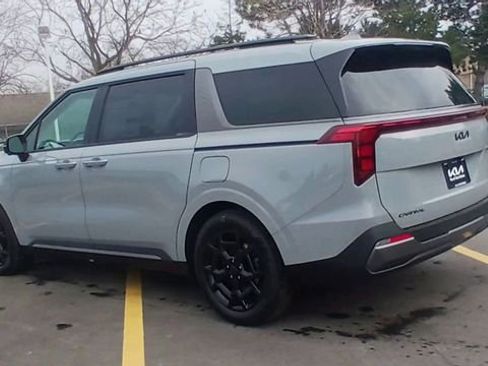 New 2026 Kia Carnival SX image 9