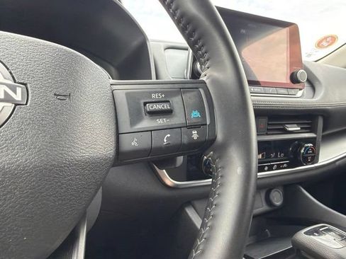 Used 2025 Nissan Rogue SV AWD/4WD image 37