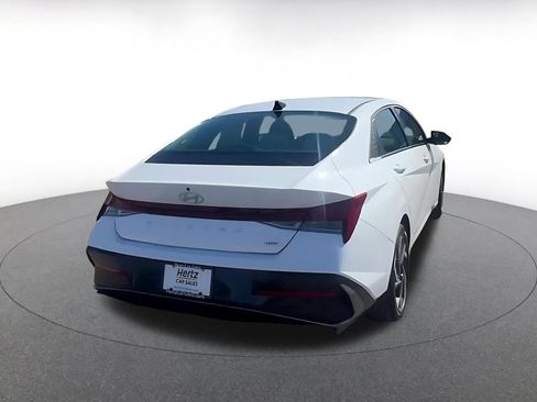 Used 2025 Hyundai Elantra Limited image 14