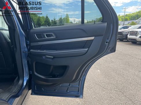 Used 2018 Ford Explorer XLT w/ Equipment Group 202A AWD/4WD image 36