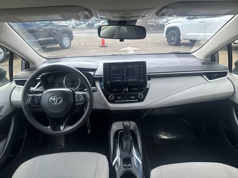 Used 2020 Toyota Corolla LE image 10