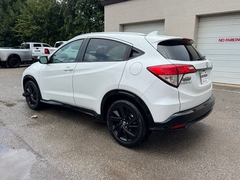 Used 2022 Honda HR-V Sport image 4