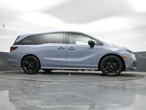 Used 2023 Honda Odyssey Sport image 43