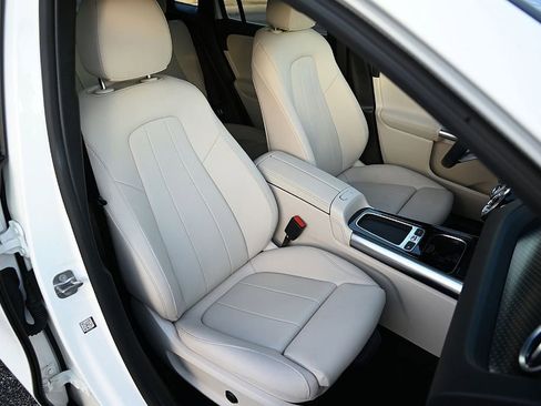 Certified 2025 Mercedes-Benz GLA 250 image 8