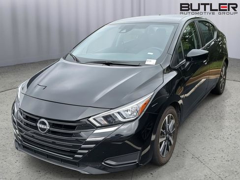 Used 2024 Nissan Versa SV FWD image 2