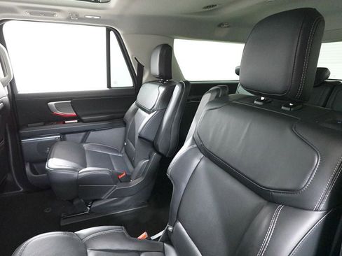 Used 2025 Ford Expedition Max Platinum image 27