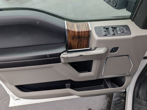 Used 2018 Ford F150 Lariat image 12